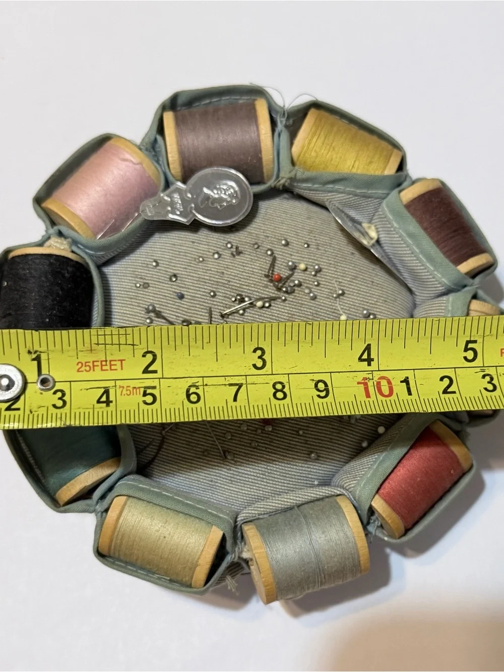 Vintage Sewing Pin Cushion with Thread Spools - 10 Crafts Granny core - Picture 5 of 8